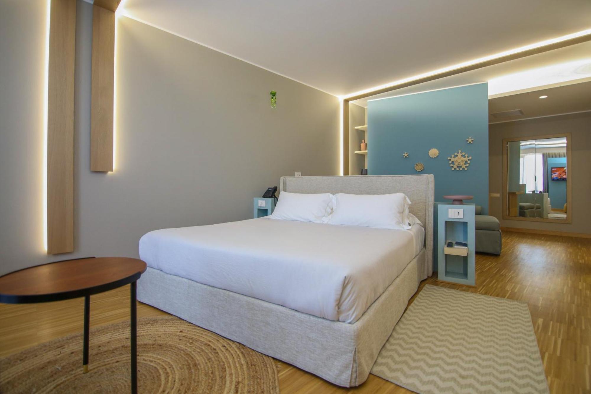 Hotel Vlora Priam, Affiliated By Melia מראה חיצוני תמונה
