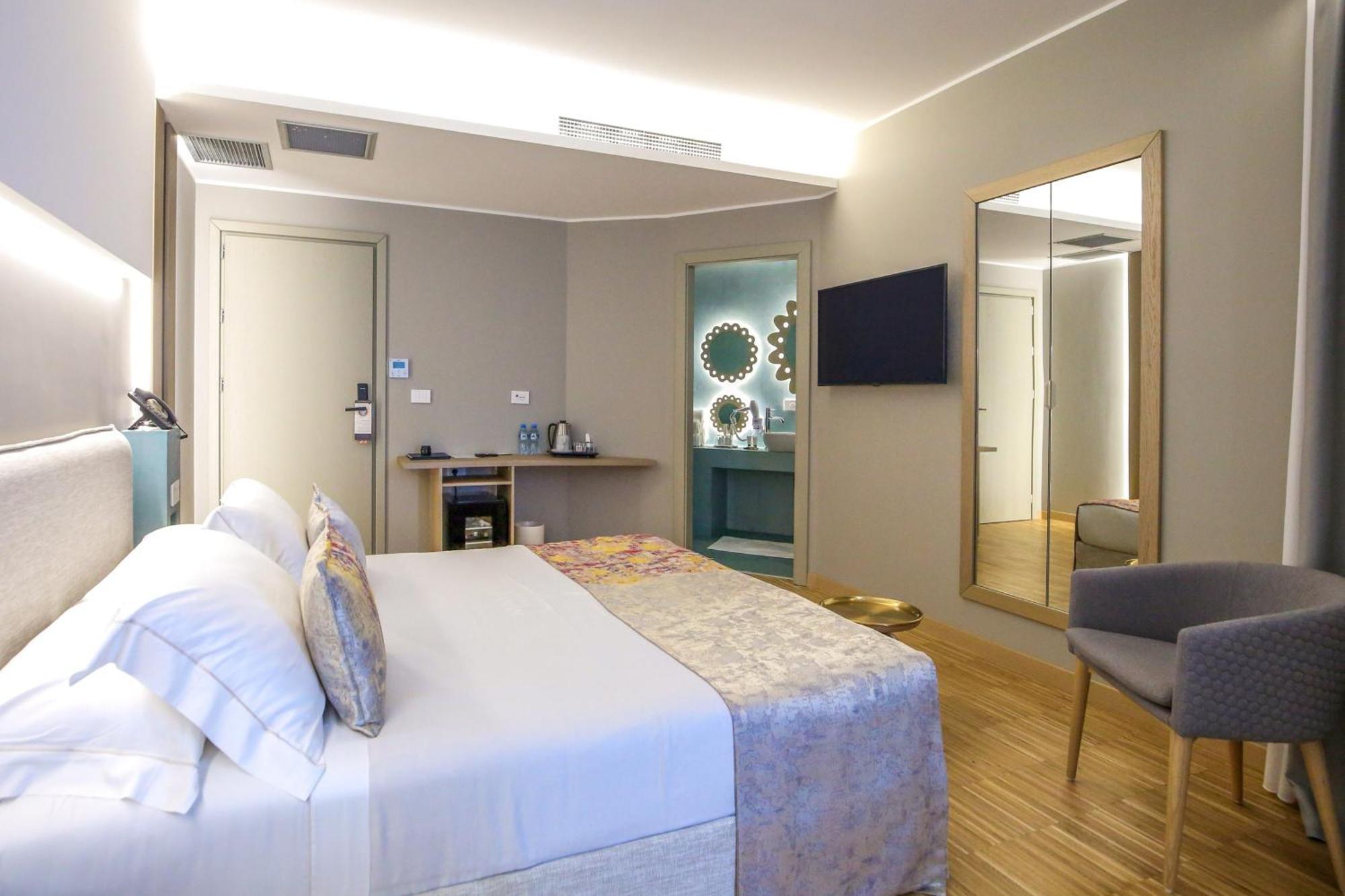 Hotel Vlora Priam, Affiliated By Melia מראה חיצוני תמונה