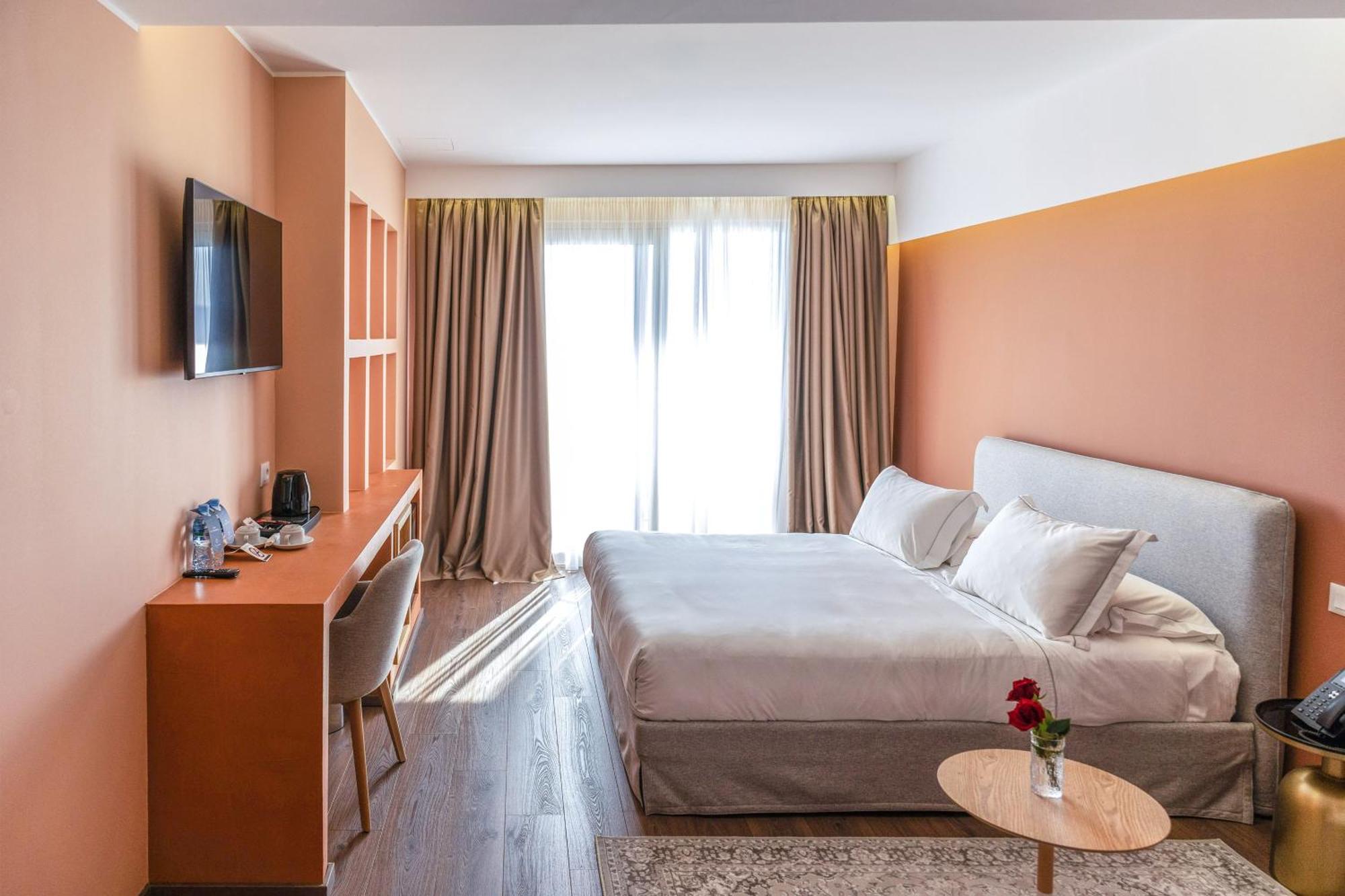 Hotel Vlora Priam, Affiliated By Melia מראה חיצוני תמונה