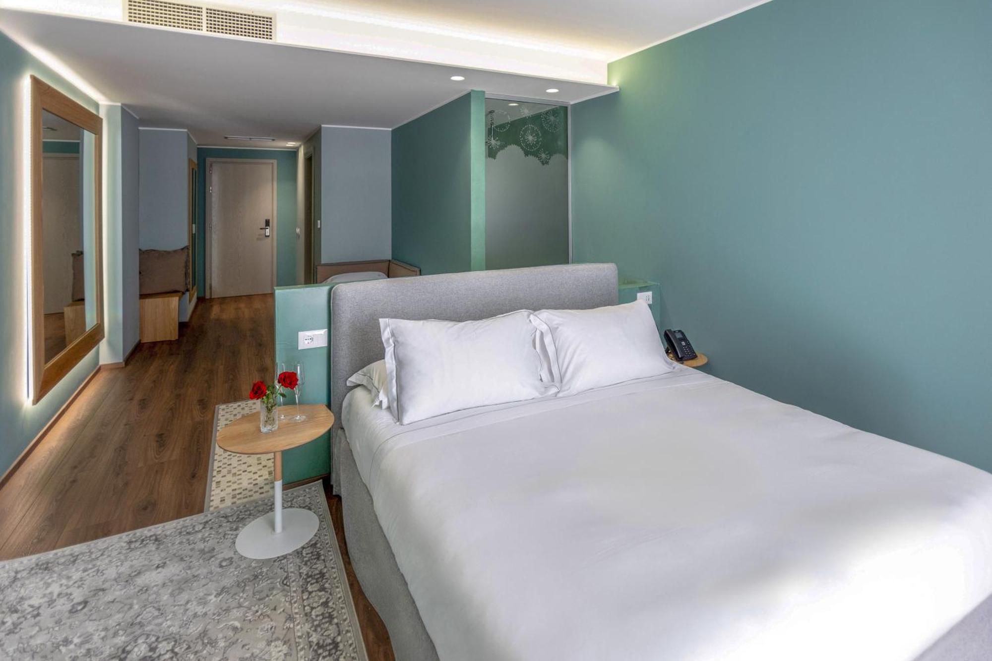 Hotel Vlora Priam, Affiliated By Melia מראה חיצוני תמונה