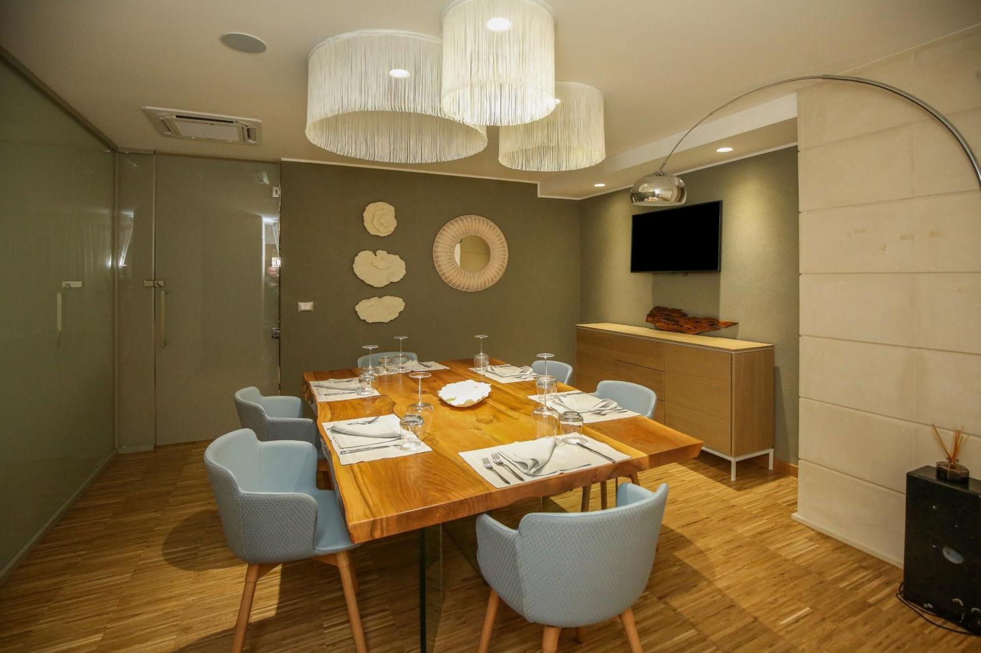 Hotel Vlora Priam, Affiliated By Melia מראה חיצוני תמונה
